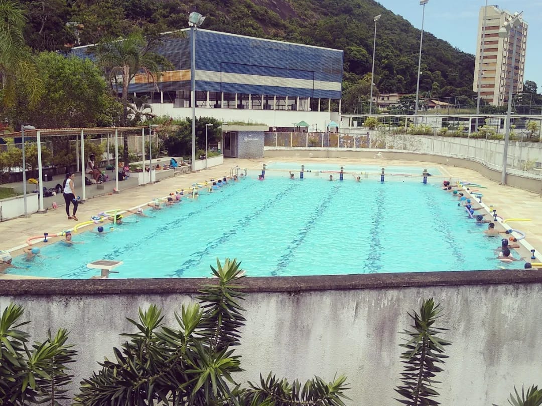 HIDROGINÁSTICA COM O PROGRAMA ACADEMIA CARIOCA