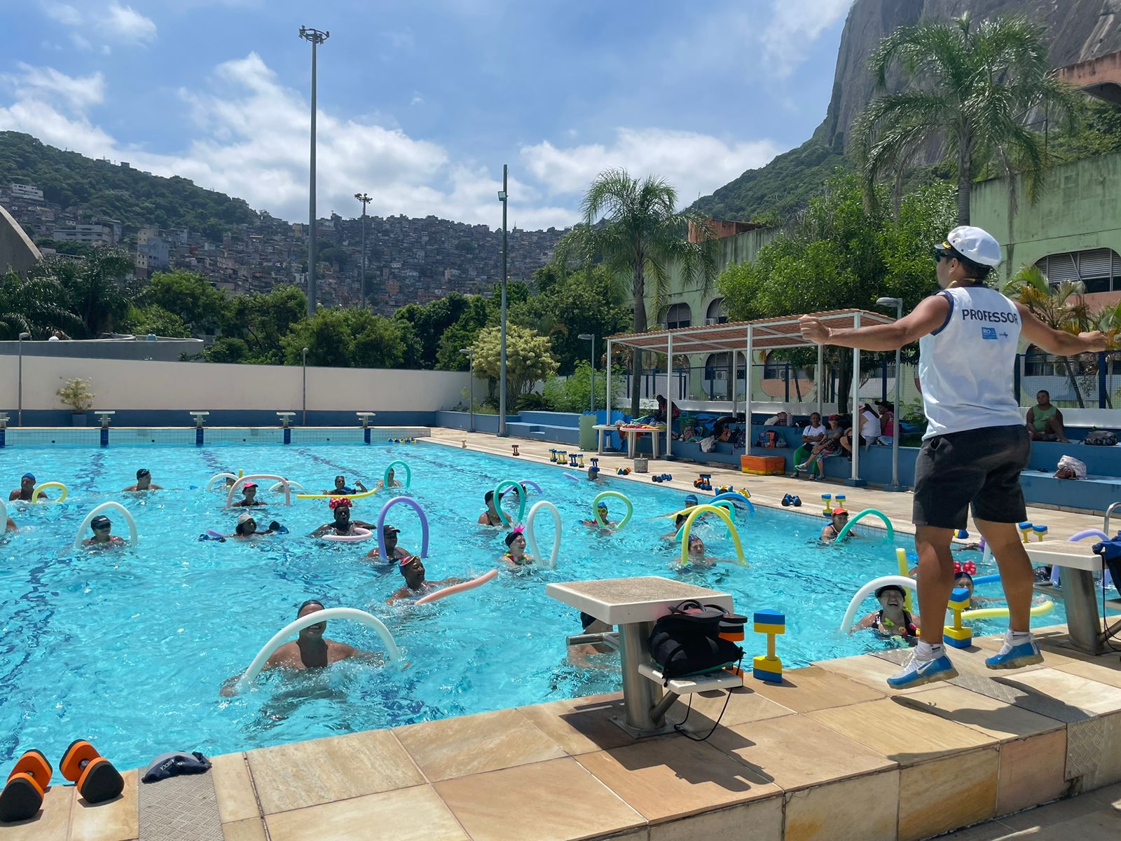 Carnaval na Piscina com o Programa Academia Carioca – CF Rinaldo de Lamare