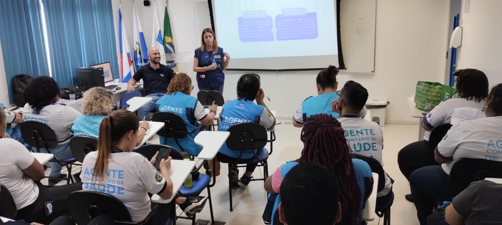 Capacitação sobre câncer de colo de útero e de mama com ACS da Rocinha