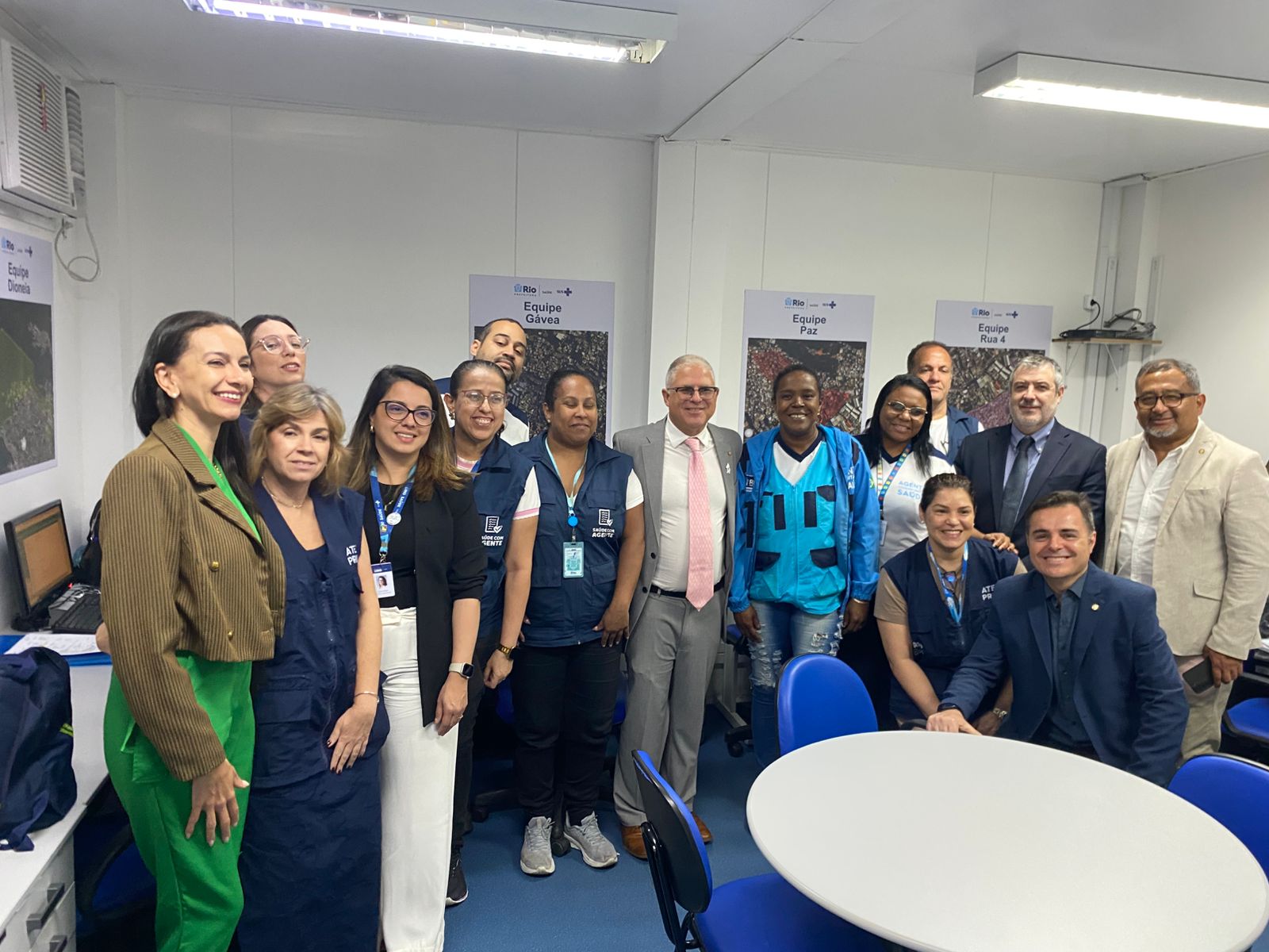 Diretor da Organização Pan-Americana da Saúde (OPAS) visita Complexo de Saúde da Rocinha