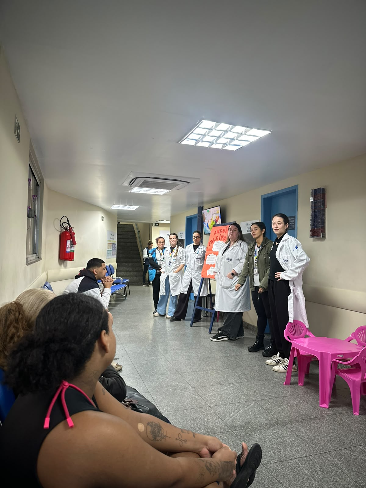 Sala de Espera – Junho Vermelho – CMS Dr. Albert Sabin